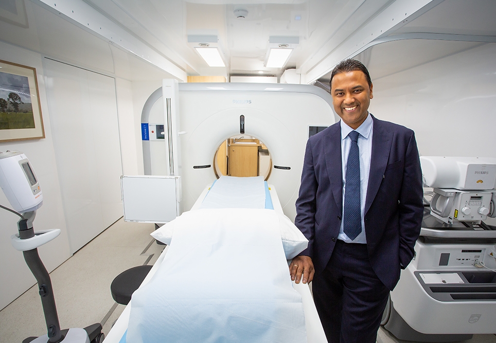 Dr Rolf Gomes.